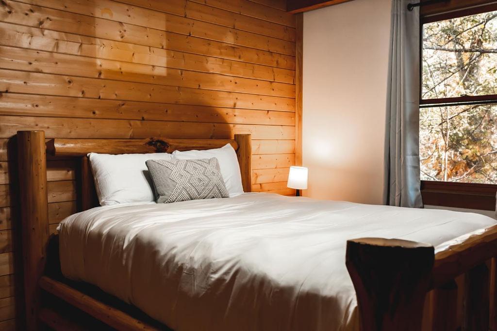 Wolf Creek Cabin At 36 North - Hot Tub Purlear 외부 사진
